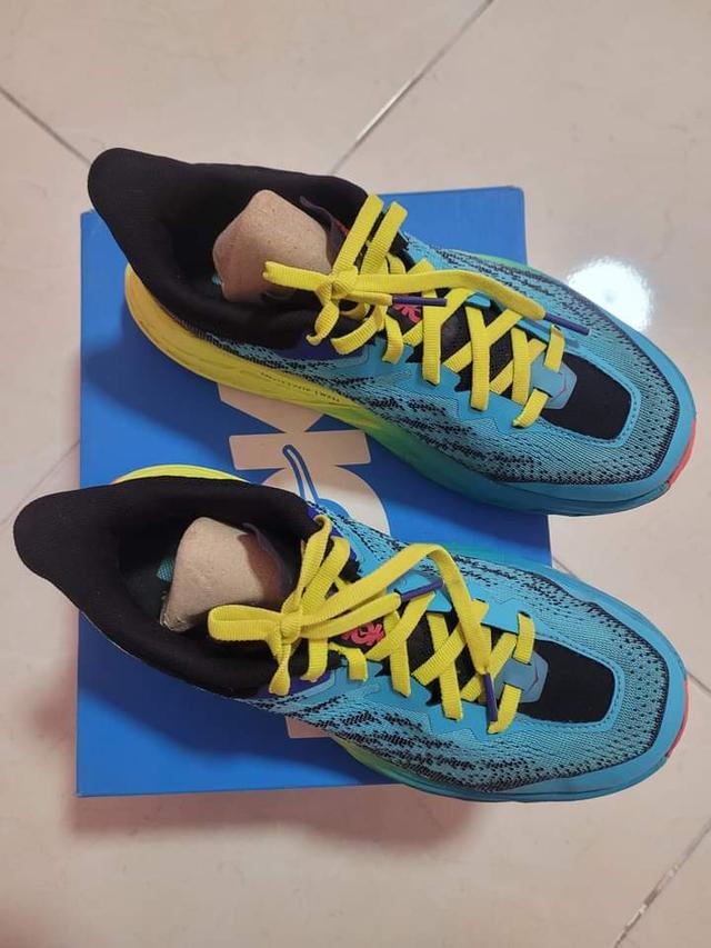 รองเท้า Hoka speedgoat 1