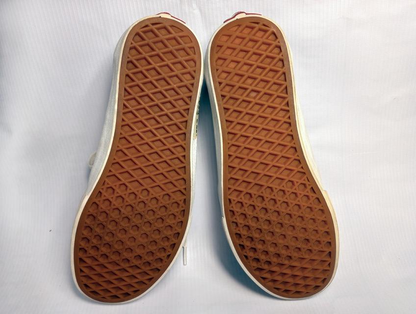 VANS รองเท้าผ้าใบ มือสอง สภาพเหมือนใหม่ จัดส่งฟรี! เก็บปลายทาง