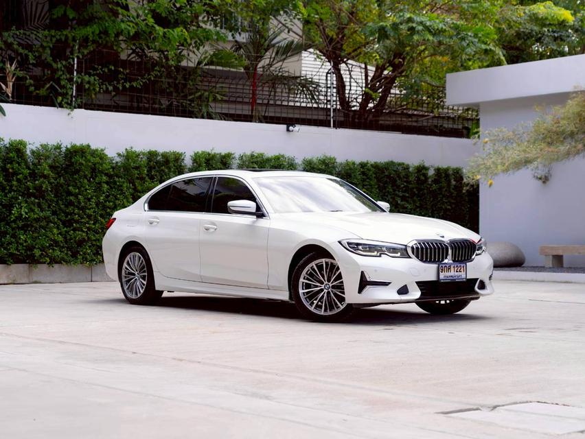 BMW 320Li Limousine Luxury ปีจด 2022-BSi ถึง 28/12/69 / 100,000 km.-Warranty ถึง 28/12/69 / 200,000 km
