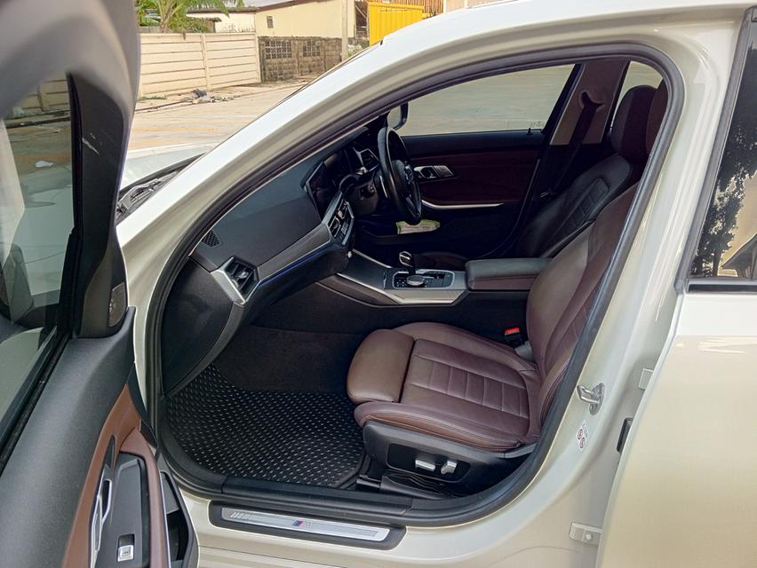 BMW 330Li M Sport AT 2021 8