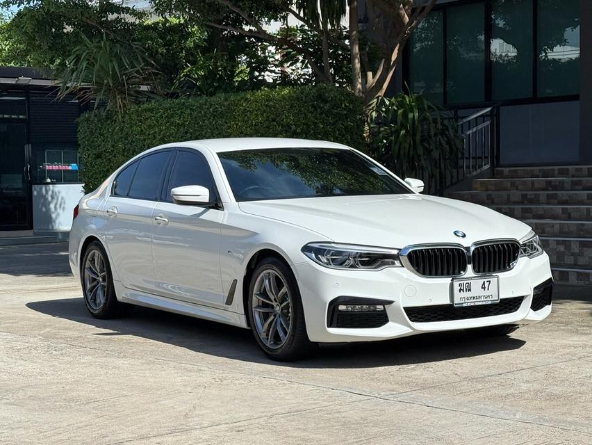 2019 BMW 520D MSPORT รถมือเดียวออกป้ายแดง รถวิ่งน้อย เข้าศูนย์ตรงระยะ รถไม่มีอุบัติเหตุครับ