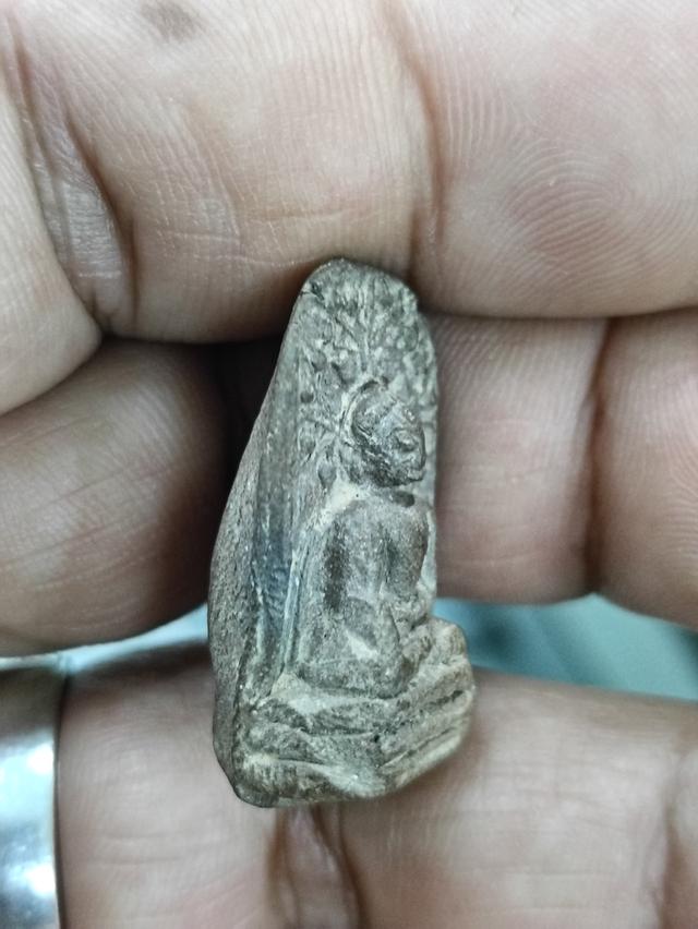 พระคงลำพูน กรุเก่า เนื้อดิน รูปที่ 3