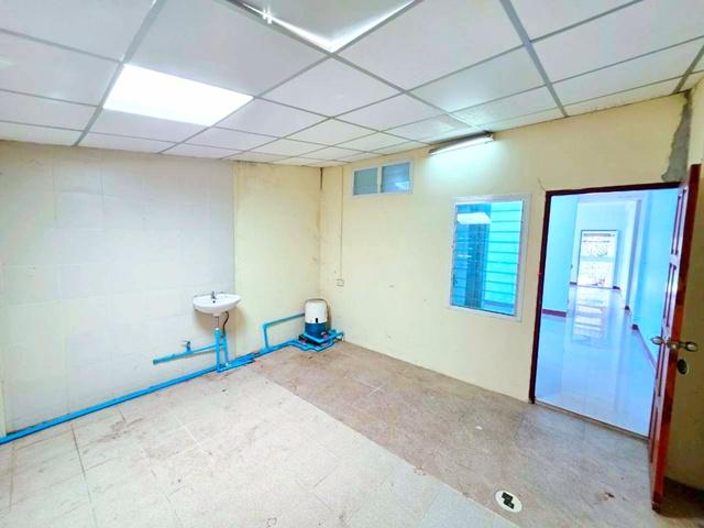 ฺฺBig C สุวินทวงศ์ 800 ม. MRT มีนบุรี 350 ม. ให้เช่าทาวน์เฮ้าส์ 2 ชั้น 21ตร.วา. 2 นอน 2 น้ำ ซ.หทัยราษฎร์ 1-7 ตลาดมีนบุรี 4