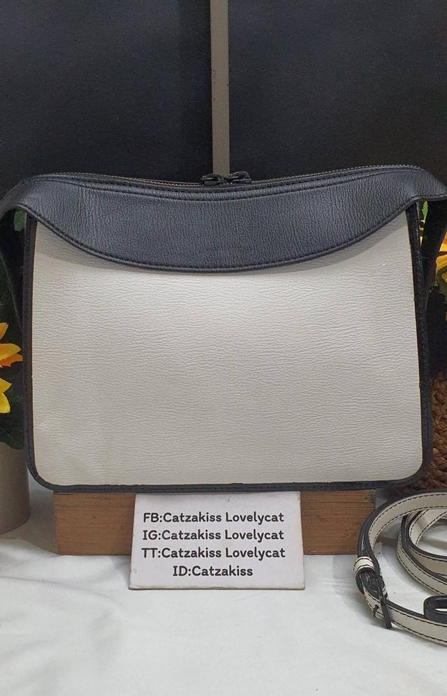 กระเป๋าสะพายข้าง Charles & Keith รูปที่ 5