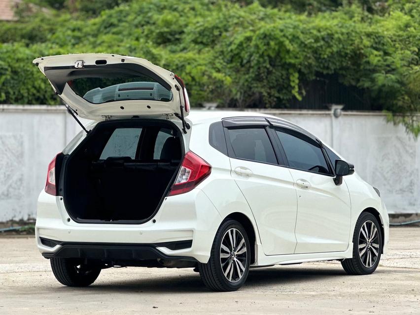 รหัสรถ PAT5123 HONDA JAZZ GK 1.5RS A/T ปี2017 8