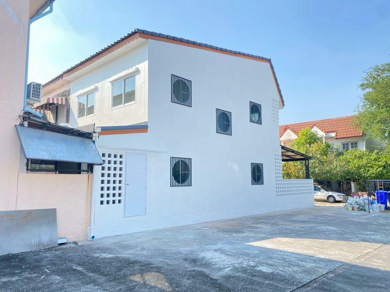 ขายทาวน์เฮ้าส์ สูง 2 ชั้น หลังมุม เนื้อที่ 24 ตารางวา หมู่บ้านร่วมสุข 2 ซ.5 ถนนรามคำแหง 96 แขวงสะพานสูง เขตสะพานสูง กรุงเทพมหานคร 15