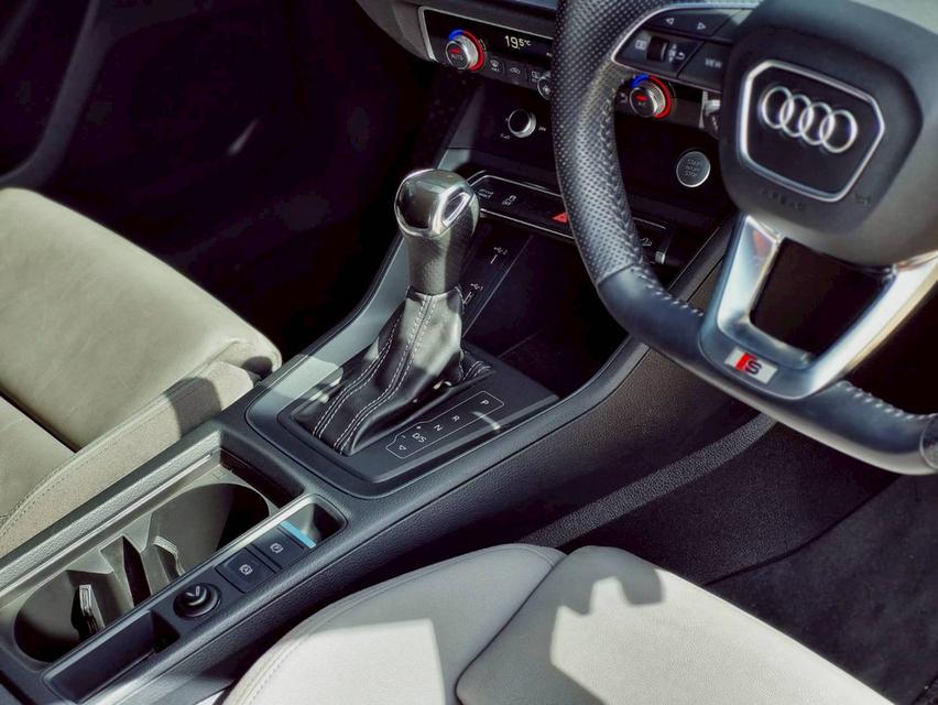 AUDI Q3 35TFSI S-Line ปี 2021 ไมล์ 60,800 km. 12