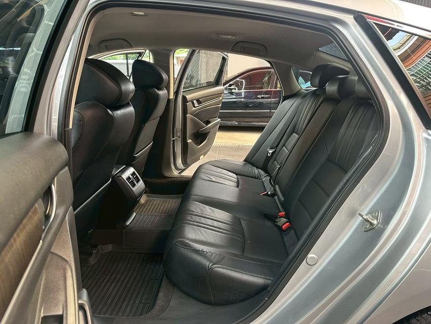 HONDA ACCORD 1.5 Turbo EL ปี2019 รถบ้านแท้  ออพชั่นเต็มคัน พร้อมใช้งาน.  10
