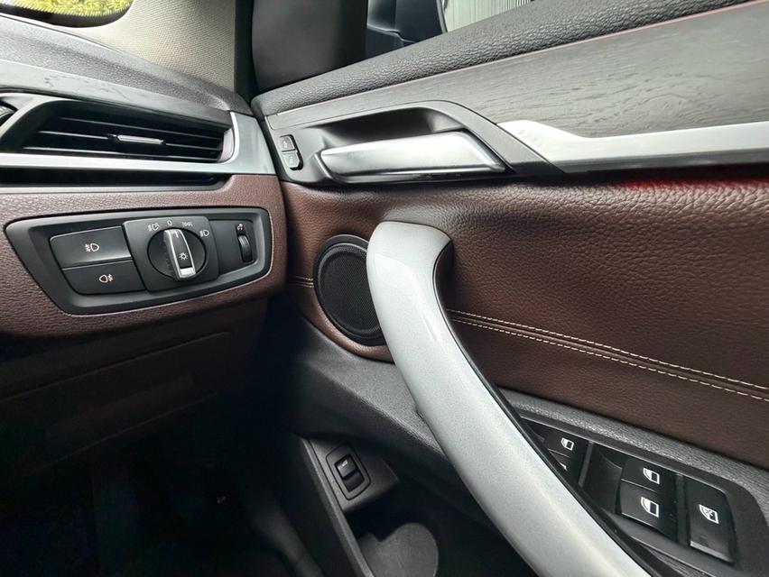 BMW X1 sDrive18i xLINE ปี 2017 รถสวยไมล์น้อย ราคาดีเครดิตดีฟรีดาวน์ สภาพป้ายแดง เล่มทะเบียนครบ ประวัติศูนย์ BMW Thailand รูปที่ 15