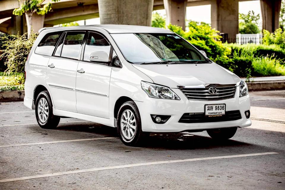 Toyota INNOVA 2.0V AT ปี 2012 สีขาว รุ่นท๊อปสุด