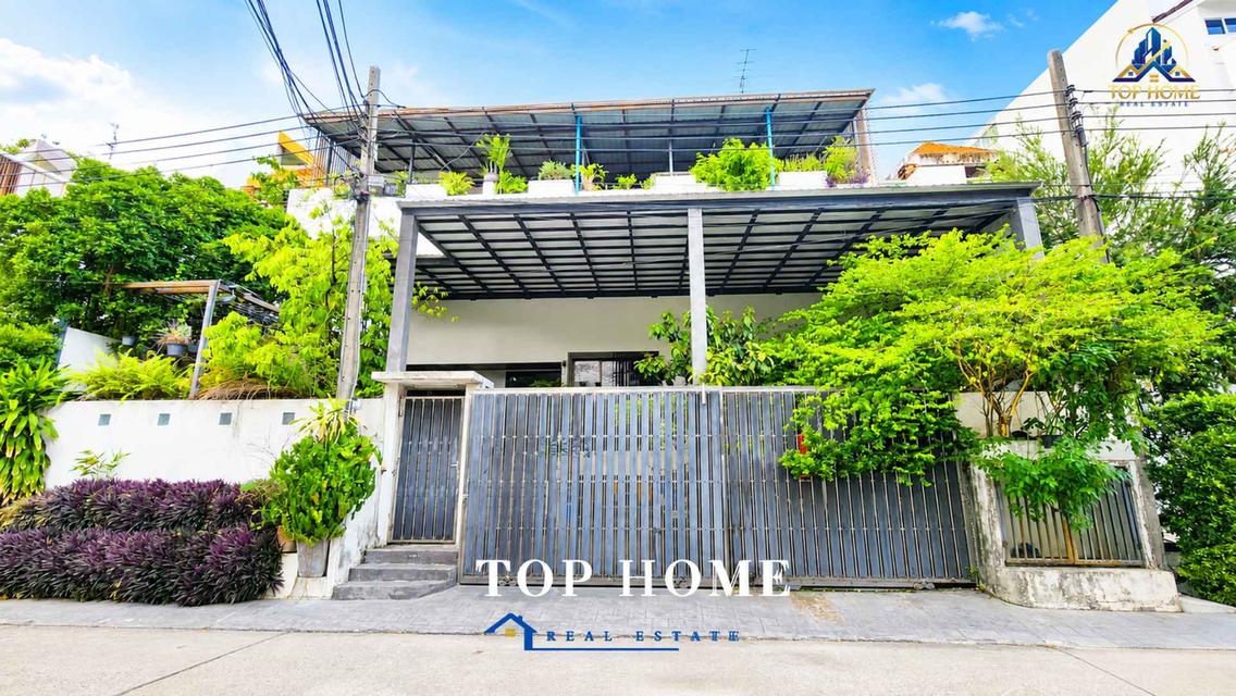 ขายด่วน ทาวน์โฮม 3 ชั้นขนาดใหญ่ ลาดพร้าว 101 ซอย 5 1