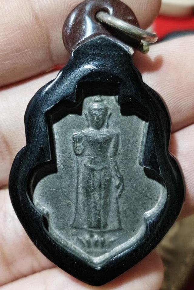 พระเก่าเลี่ยมกรอบเก่าค่ะ