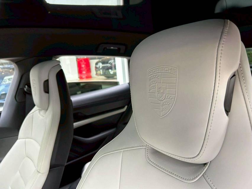 Porsche Taycan Cross Tourismo ปี22 15