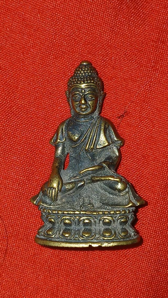 พระเครื่องหลวงพ่อขาว