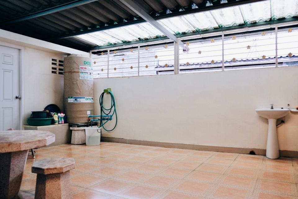 ขายอาคารพาณิชย์พร้อมที่ดิน 2 คูหา ประชาอุทิศ 27/1 รีโนเวทสภาพใหม่ ราคา 9.9 ล้าน 14