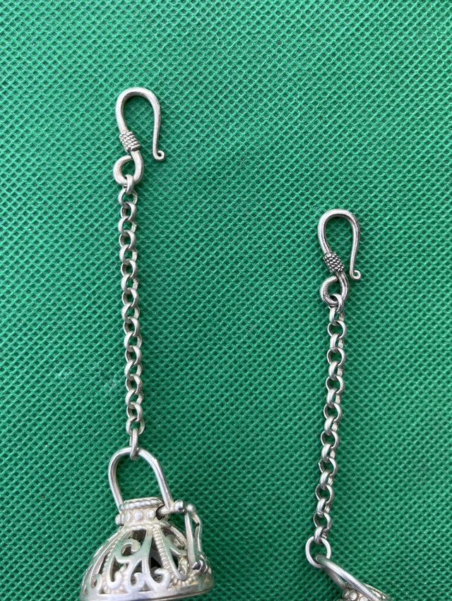 ตลับเงินใส่ลูกอมชานหมาก ตลับใส่วัตถุมงคล เนื้อเงิน ลายฉลุ พร้อมสายเหน็บ 6