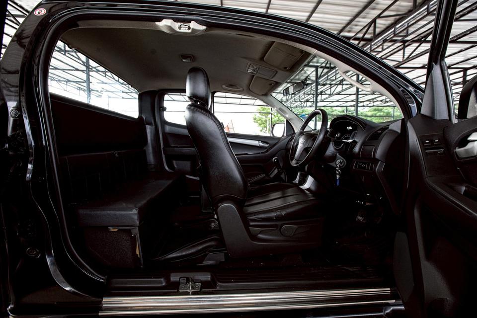 Isuzu D-Max Hi-Lander Cab 2.5 VGS Z ท๊อป ปี 2012 เกียร์ธรรมดา สีดำ  13