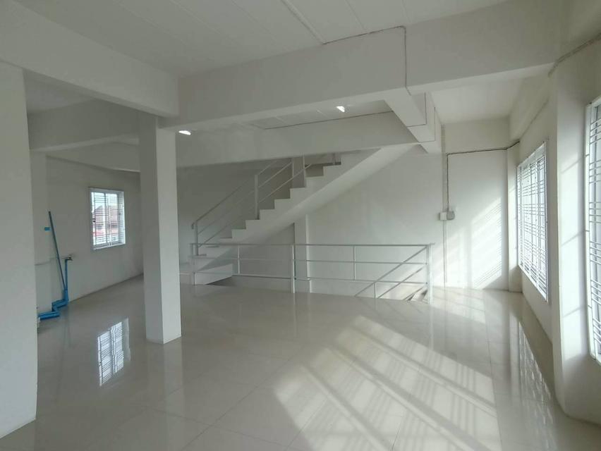 ขายตึกหัวมุม 4ชั้น พร้อมดาดฟ้า ทำเลดี ใกล้ MRT ไทรม้า ซอย 9 บางรักน้อย – รัตนาธิเบศร์ 3