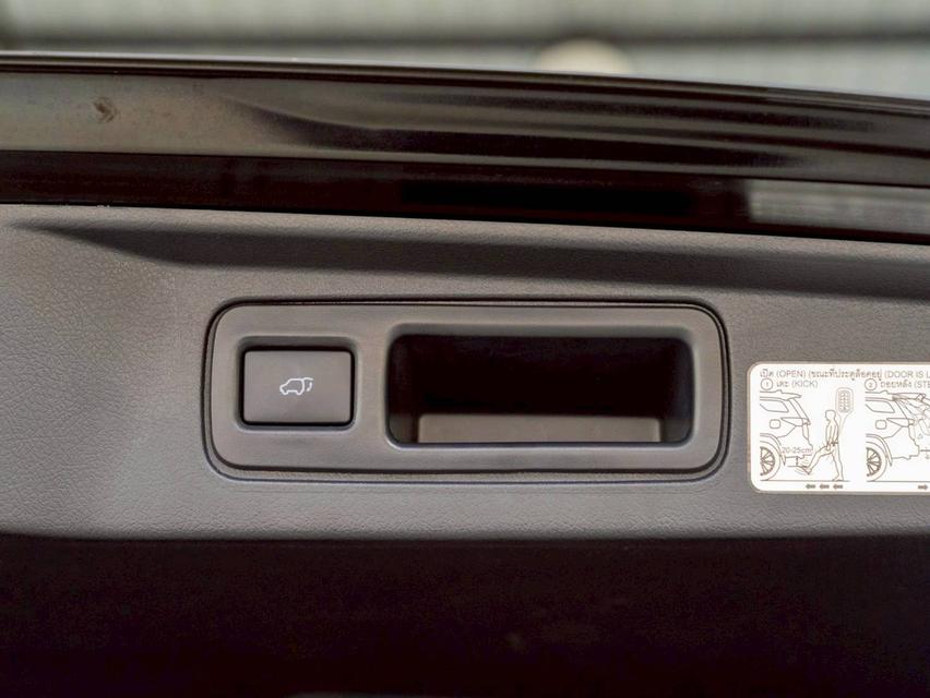 Toyota Fortuner 2.4 Legender 4WD ปี 2021 16