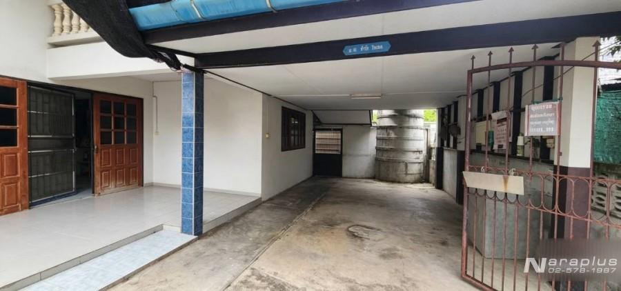 69080498 : ขายถูกบ้านเดี่ยว 2 ชั้น 4 ห้องนอน บนที่ดินขนาด 53.4 ตร.ว. ซ.ศรีโสธรตัดใหม่ 6 ในใจกลางตัวเมืองฉะเชิงเทรา ราคานี้หาไม่ได้อีกแล้ว 2