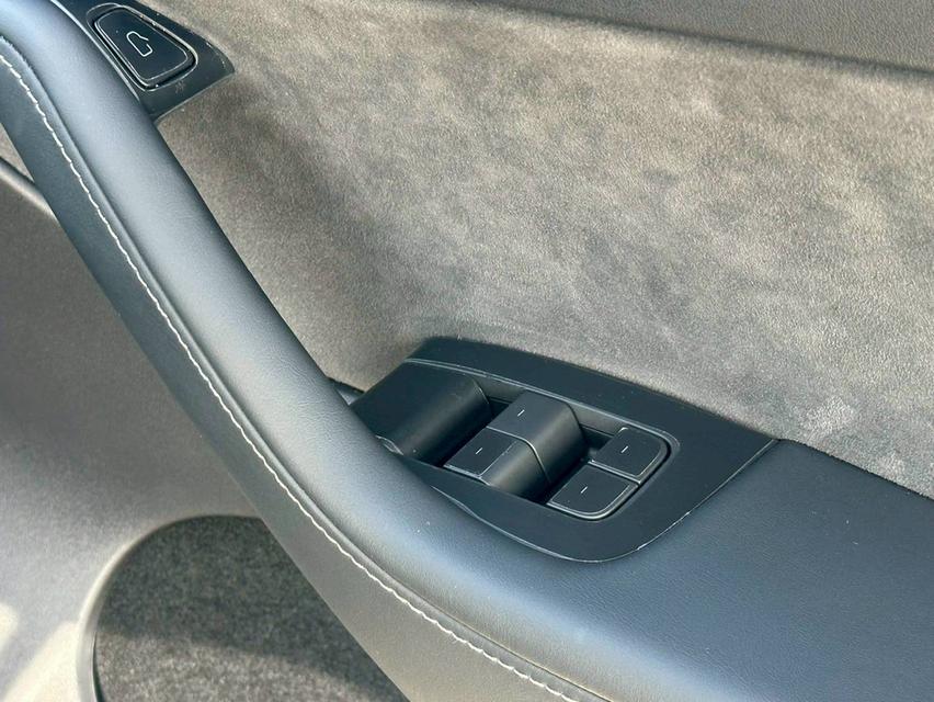 Tesla Model Y Long Range 2023  10