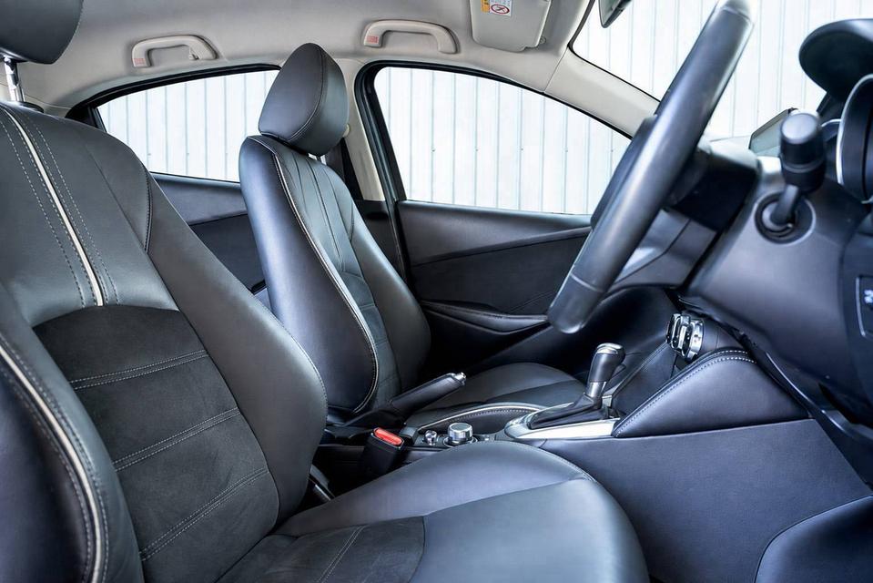 MAZDA MAZDA2 1.3 Sport S Leather ปี 2020 สีเทา โฉม ปี14-ปัจจุบัน 5Dr รถVat รูปที่ 9