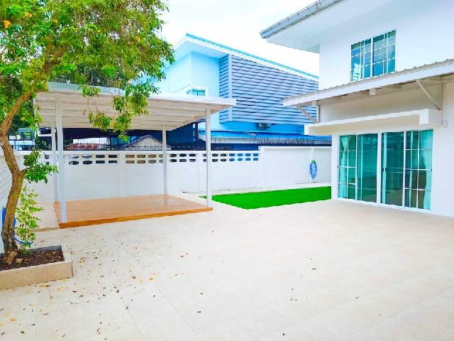 รร.นานาชาติ RAIS 1.5กม. MRTศรีบูรพา 2กม. ม.นิด้า 1.5กม.ให้เช่าบ้าน 2 ชั้น ใหญ่ 85 ตร.วา.340 ตร.ม. เพื่อนบ้านดี 3-4นอน 2  1