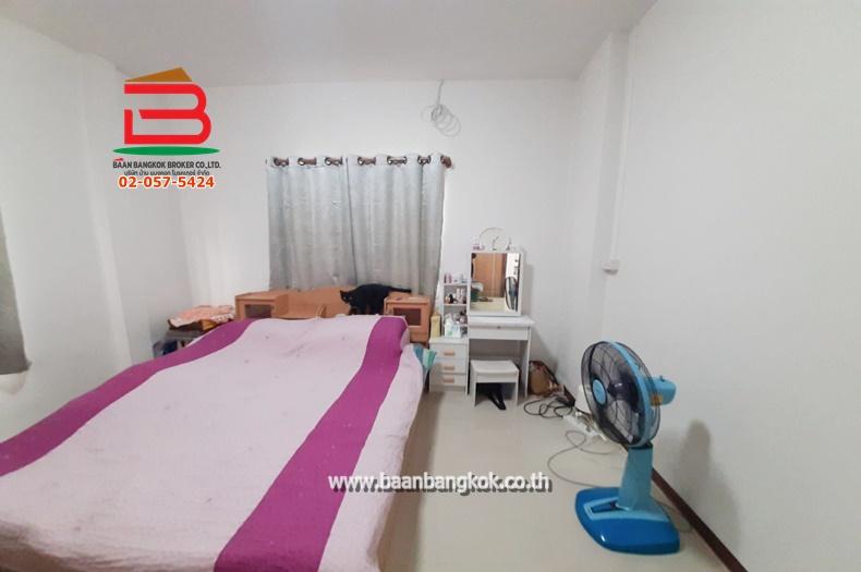 บ้านเดี่ยว 1 ชั้น หลังริม หมู่บ้าน สวนธนพร ลำลูกกา คลอง8 เนื้อที่ 60 ตรว. ถนนลำลูกกา อ.ลำลูกกา ปทุมธานี 8