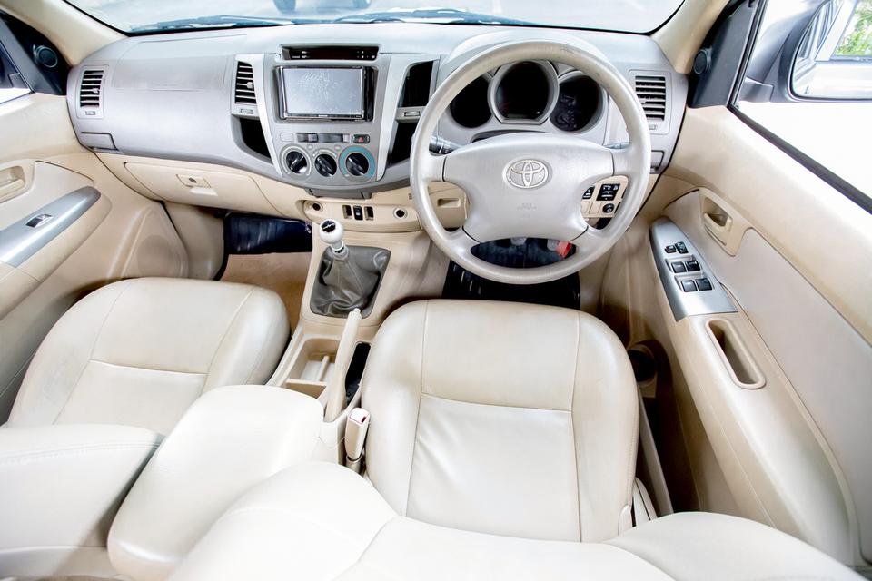 Toyota Vigo Double Cab 4 ประตู 2.5E ดีเซล ปี 2010 สีเทา  13