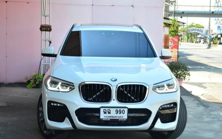 BMW X3 สีขาว สภาพใหม่ๆ