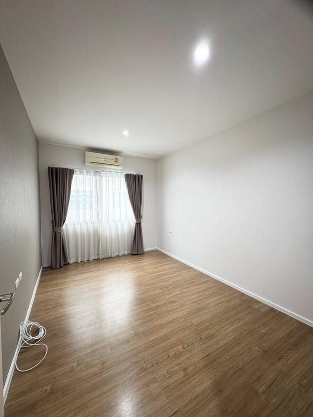 ขาย ทาวน์โฮม 3 ชั้นสุดหรู บ้านกลางเมือง ลาดพร้าว-เสรีไทย 52 สวยพร้อมอยู่ 2