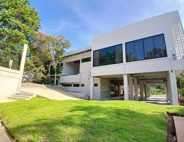 ขายบ้านพร้อมที่ดินเปล่าแปลงใหญ่ ขนาด 955 ตรว เหมาะสำหรับทำรีสอร์ท บ้านพักตากอากาศ ใกล้เขาใหญ่ ปากช่อง นครราชสีมา. 1