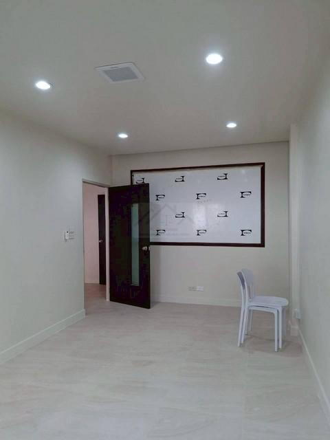 ให้เช่าโฮมออฟฟิศ 4 ชั้น 360 ตรม. ติดถนนทวีมิตร พระราม 9 ซอย 7 ใกล้แยก อสมท. ใกล้ MRT พระราม 9 ตกแต่งพร้อมใช้ 8