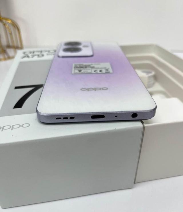 OPPO A79 5G สี dazzling purple  5
