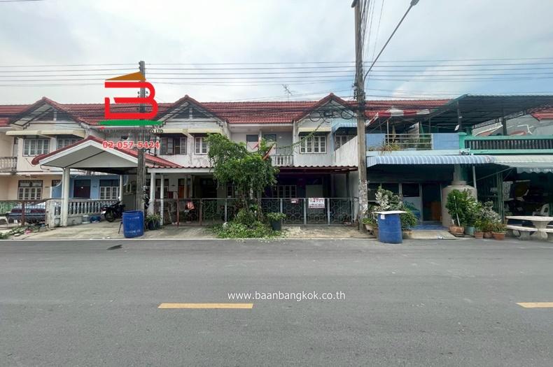 ทาวน์เฮาส์ หมู่บ้าน อยู่เจริญ 1 (คลอง 4 ลำลูกกา) เนื้อที่ 17 ตรว. ถนนรังสิต-นครนายก ต.บึงยี่โถ อ.ธัญบุรี จ.ปทุมธานี 2