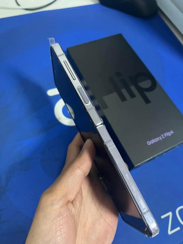 ขายด่วน Galaxy Z Flip 4 4