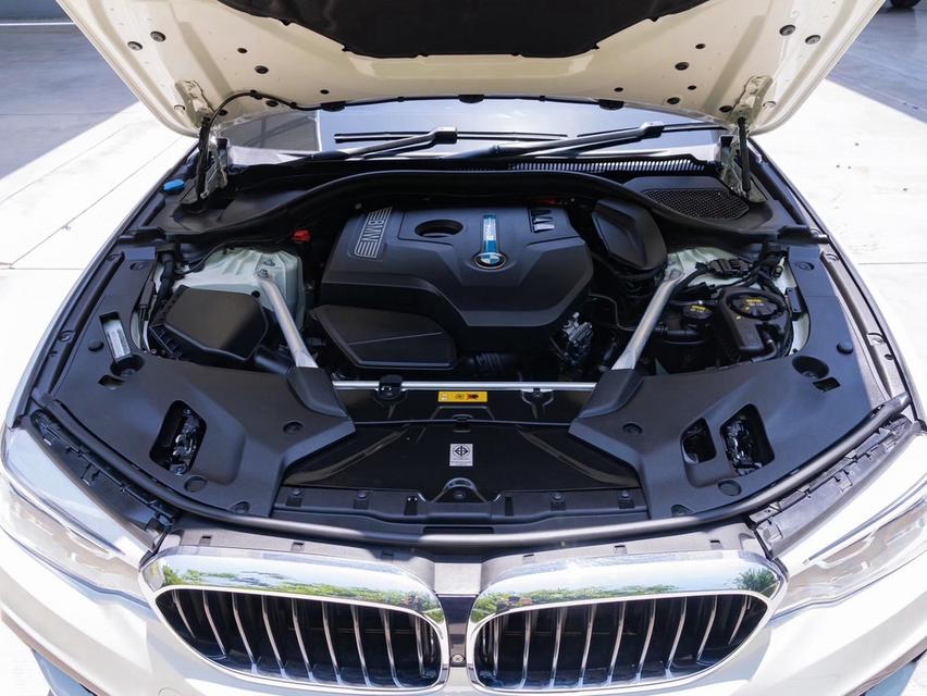 (แจ้งรหัสรถ 12AT9394) BMW 530e 2.0 M Sport โฉม G30 | ปีจด : 2020 รูปที่ 17