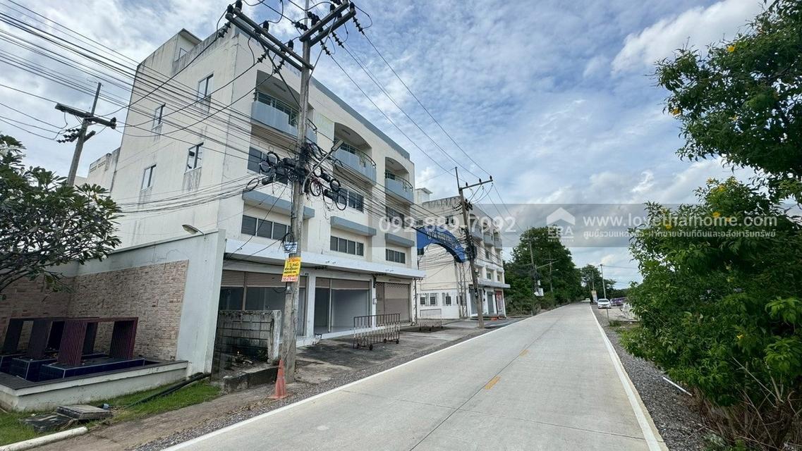 ขายตึกแถว 3.5 ชั้น หมู่บ้านเบญจพฤกษ์ คลอง5 ถนนเลียบคลอง5 พื้นที่ 16.1 ตรว. - 19.2 ตรว. มีให้เลือก 11 คูหา เหมาะทำธุรกิจ ใกล้ม.ราชมงคลธัญบุรี 10