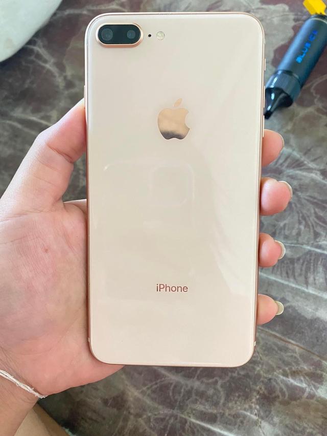 IPhone 8 Plus  2