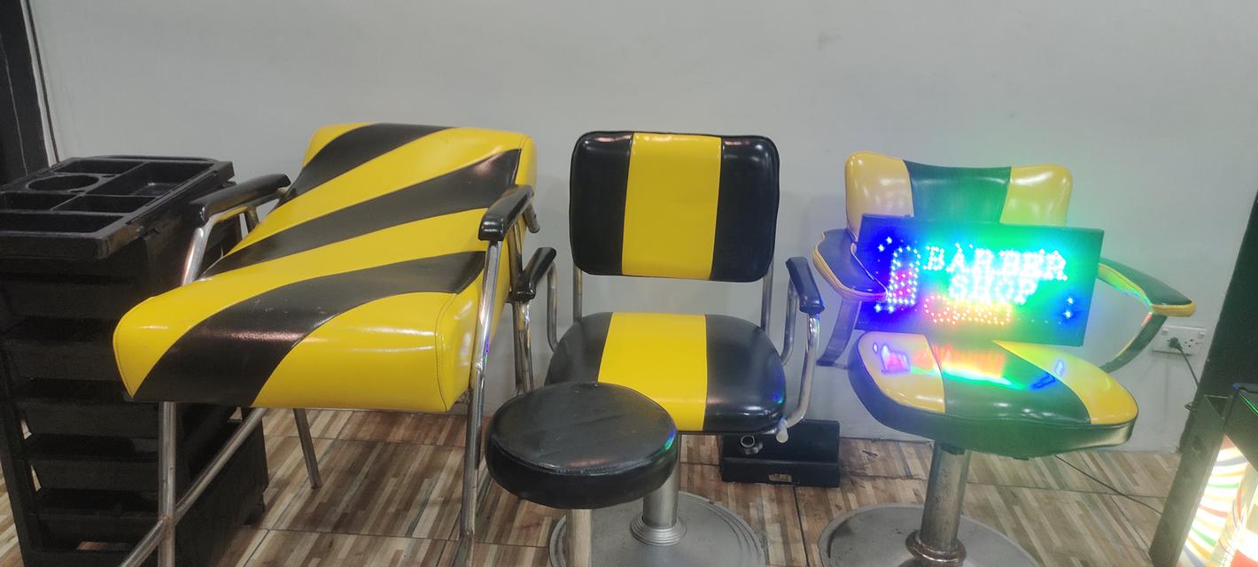 เตียงสระพร้อมเก้าอี้ไฟหมุน