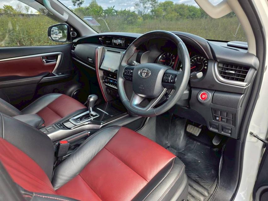รหัสรถ NC9639 ✳️ FORTUNER 2.8 TRD Sportivo (Black Top) (4WD) 14