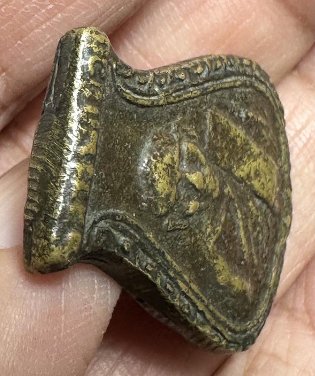 พระเหรียญหล่อ ล.พ.น้อย