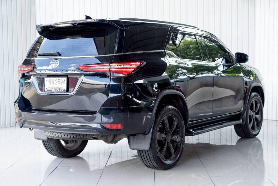 Toyoya Fortuner 2.4V Eeader ปี21 8