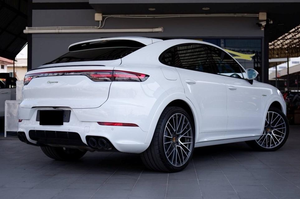 Porsche Cayenne Coupe E-Hybrid 3.0 V6 Turbo 2020 สีขาว รูปที่ 4
