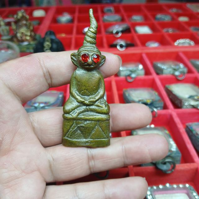 พระงั่ง ตาแดง ใต้ฐาน อุดกริ่ง เนื้อทองแดง