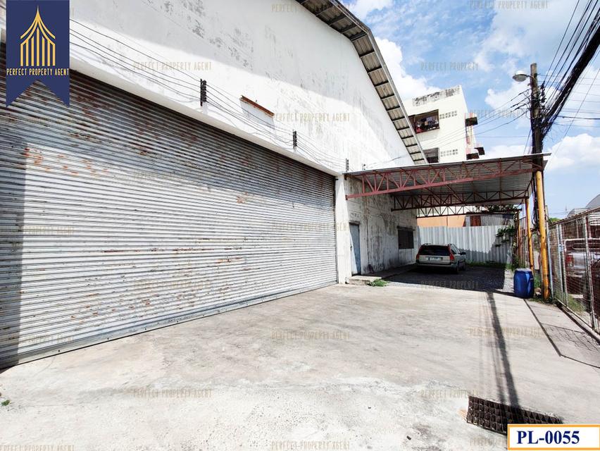 ขาย ที่ดินพร้อมโกดัง โรงงาน พื้นที่เหลือง ติดถนนพัฒนาการ  4