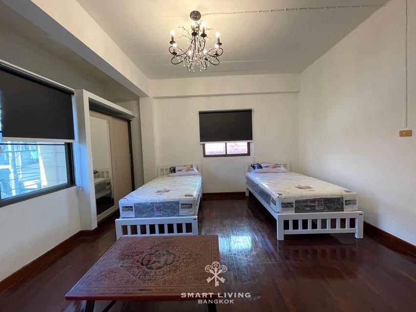 อาคาร4ชั้น ทำเลทอง ตั้งอยู่ใน location ที่ดี วิภาวดี 22 เดินทางสะดวก เข้าออกได้หลายทาง พร้อมทำธุรกิจได้หลายแบบ ทั้งร้านอาหาร office หรือ Airbnb 4