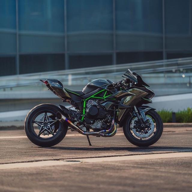 Kawasaki Ninja H2R หล่อๆ