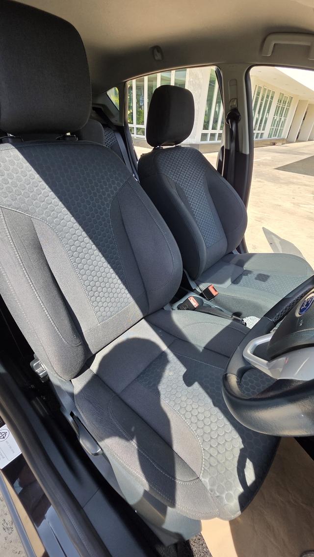 FORD FISTA 1.6 สภาพดีมาก 12