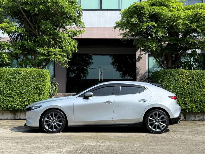 2020 MAZDA 3 2.0 SP SPORT รุ่น TOP รถสภาพสวยสมบูรณ์ พร้อมใช้งาน รถเข้าศูนย์ตามระยะ รถไม่เคยมีอุบัติเหตุครับ